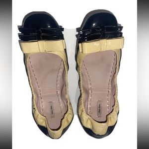 Vintage Miu Miu patent leather ballet flats w/ double bow, size 37.5 EU (US 7)